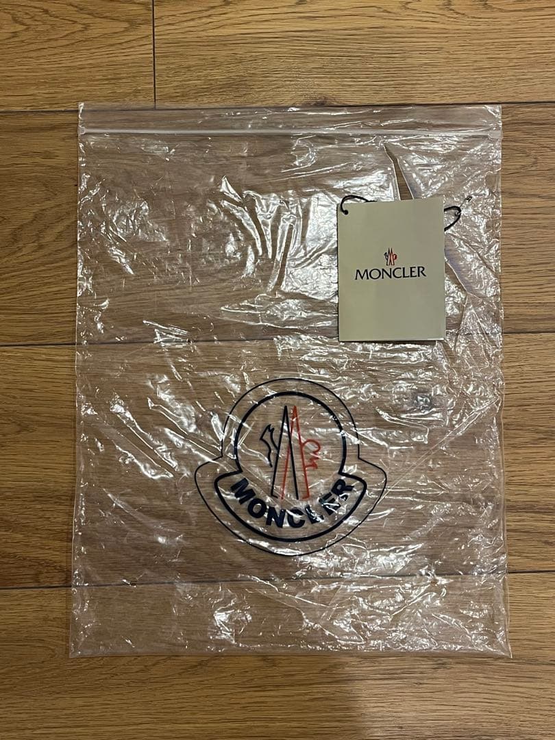 【試着のみ】MONCLER Tシャツ、モンクレール ロゴワッペン タグ袋あり