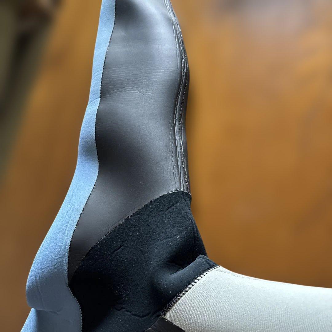 【更に値下げ！】Holly セミドライ　ウェットスーツ