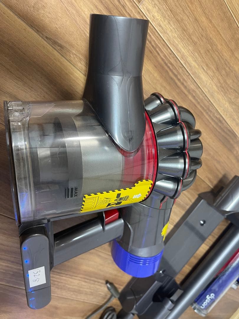ダイソンDyson V7(sv11)スティッククリーナー本体 サイクロン式セット