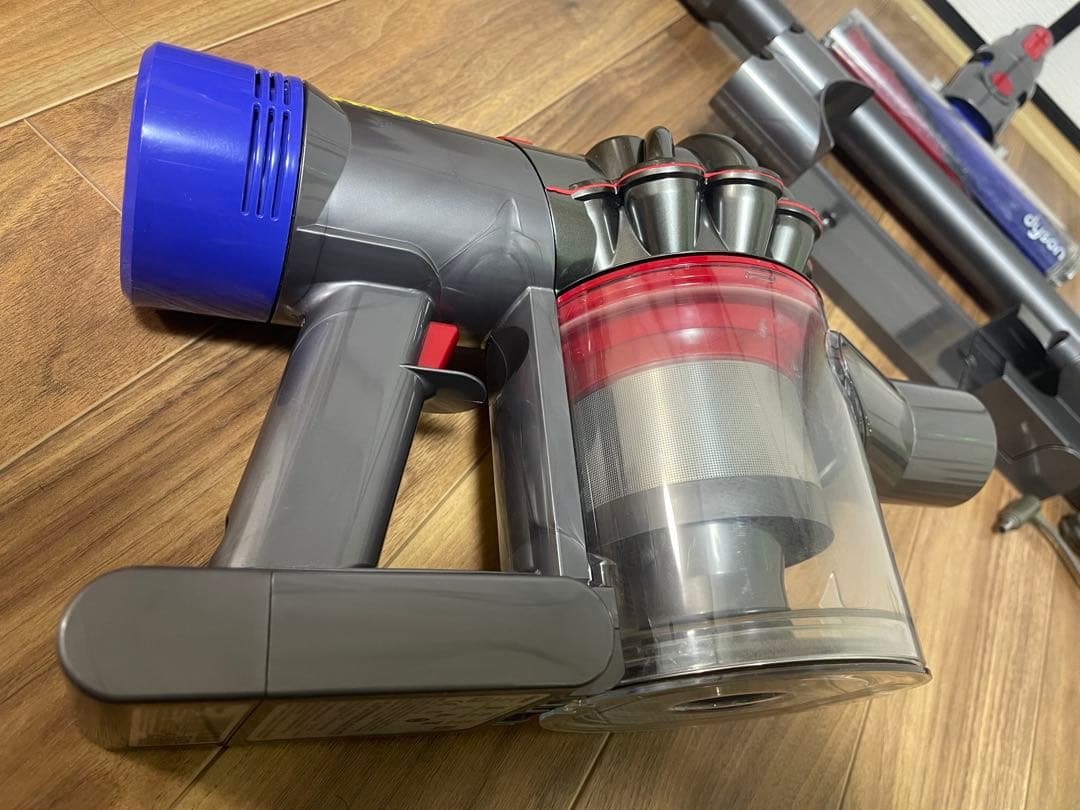 ダイソンDyson V7(sv11)スティッククリーナー本体 サイクロン式セット