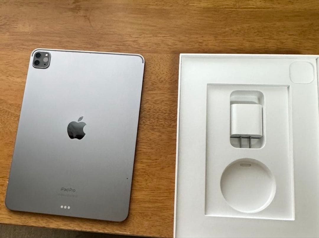 iPad Pro 11インチ　第4世代　M2チップ　128GB スペースグレー