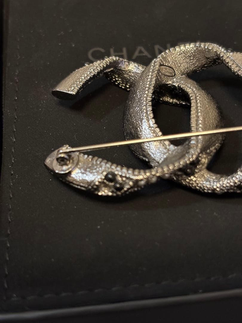 CHANEL ブローチ