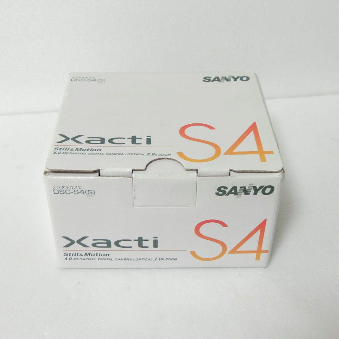【新品未使用】サンヨー　Xacti DSC-S4　単３電池駆動　おまけ付