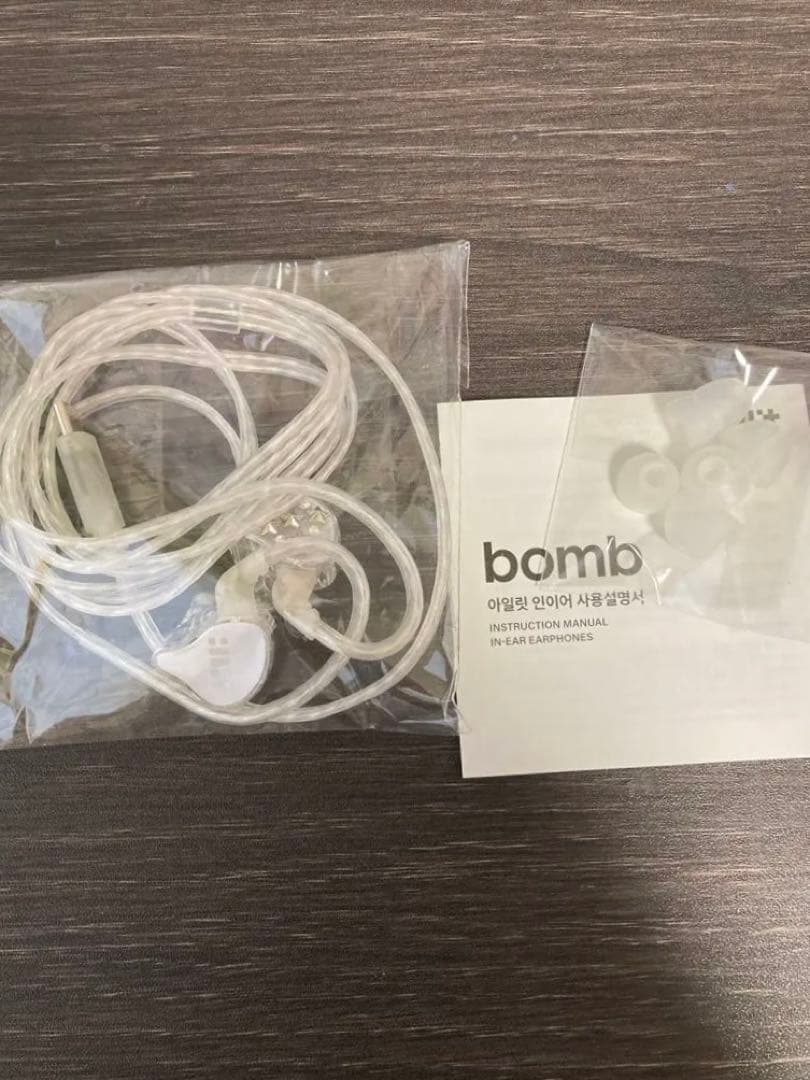 ILLIT イヤモニ風イヤホン