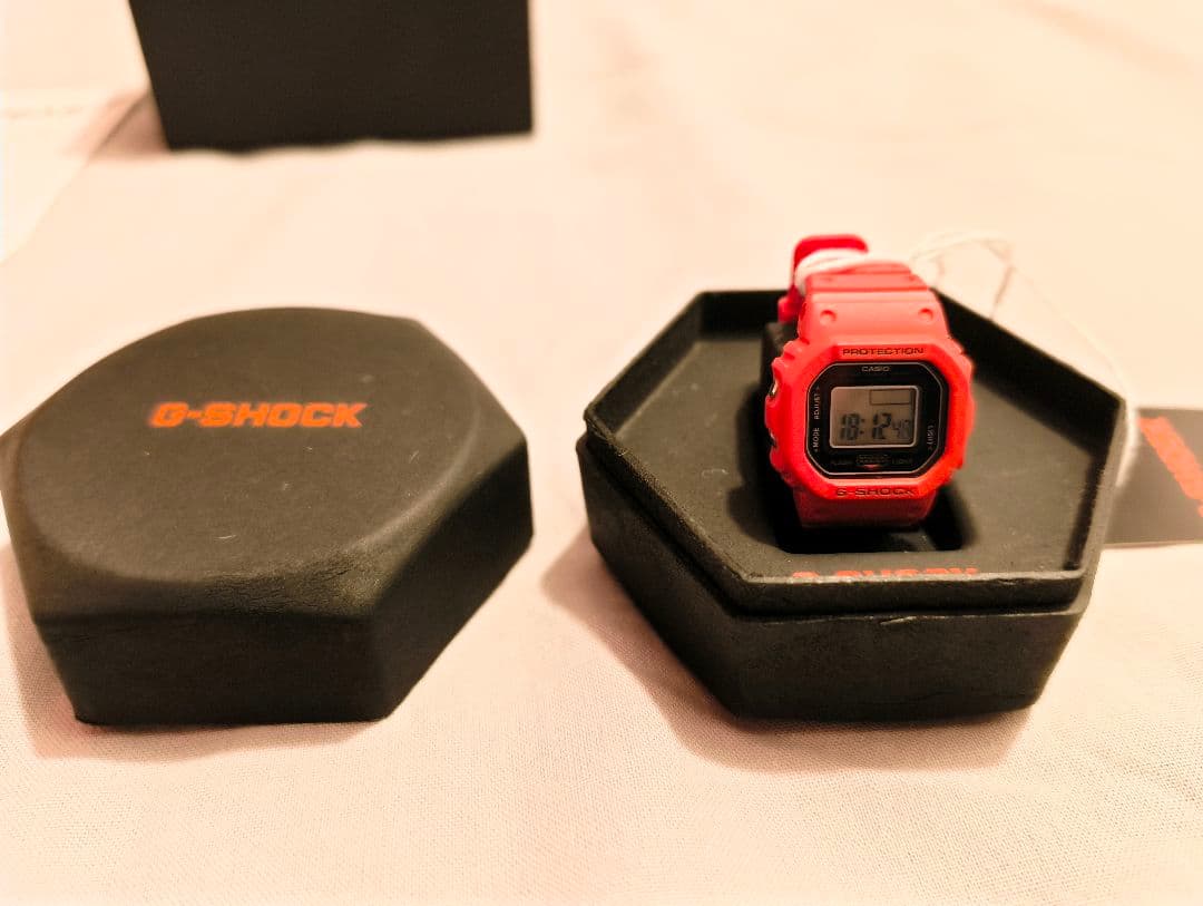 G-SHOCK DWN-5600-4JR　赤　2025.11購入