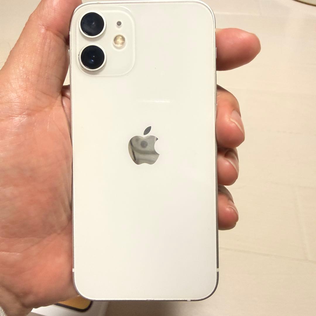 Apple iPhone 12 ホワイト 128GB SIM FREE 美品
