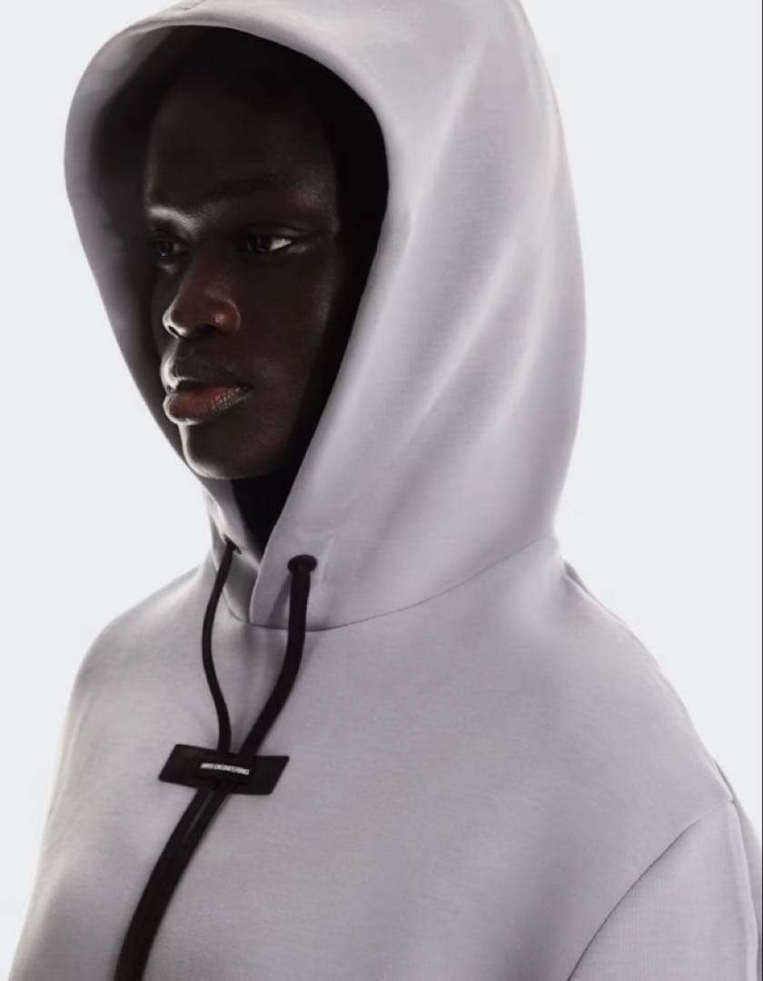 美品オン On Focus Tech Hoodie フォーカス　テックフーディー