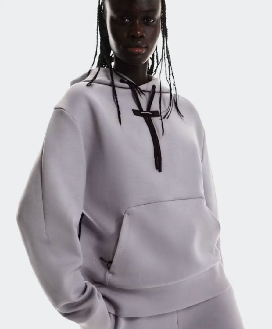 美品オン On Focus Tech Hoodie フォーカス　テックフーディー