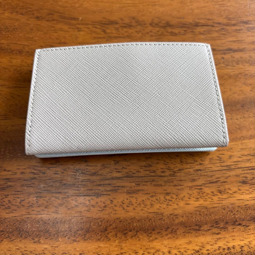 agnis b. 名刺入れ ホワイト