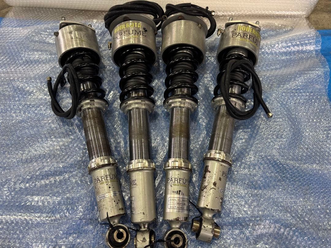 ボルドワールド ROBERUTA PARFUME エアサスペンション　車高調