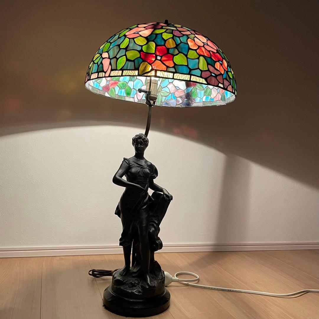 芸術美！　アンティーク スタンドランプ ステンドグラス シェード　ブロンズ像