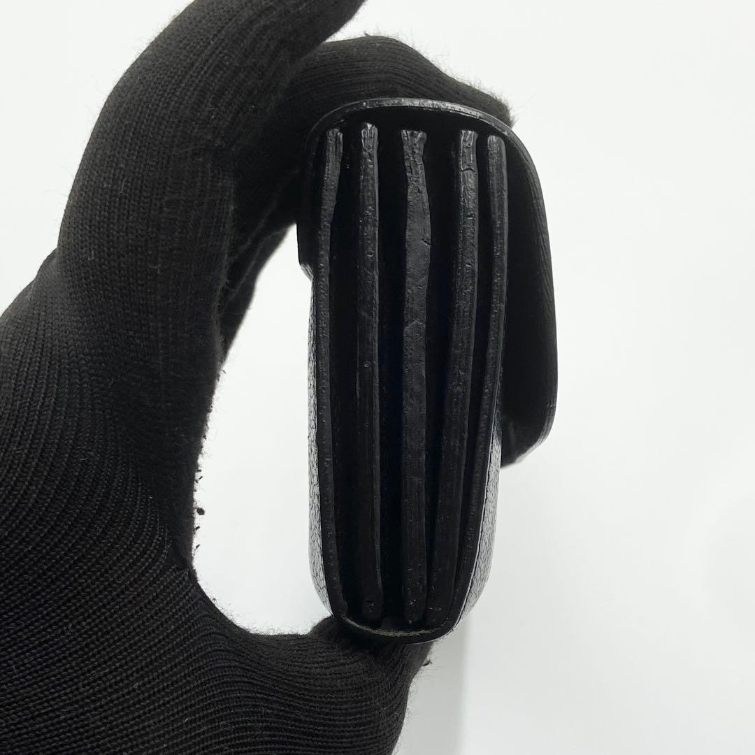 イルビゾンテ　長財布　フラップ　ロゴ刻印　レザー　ブラック　イタリア製