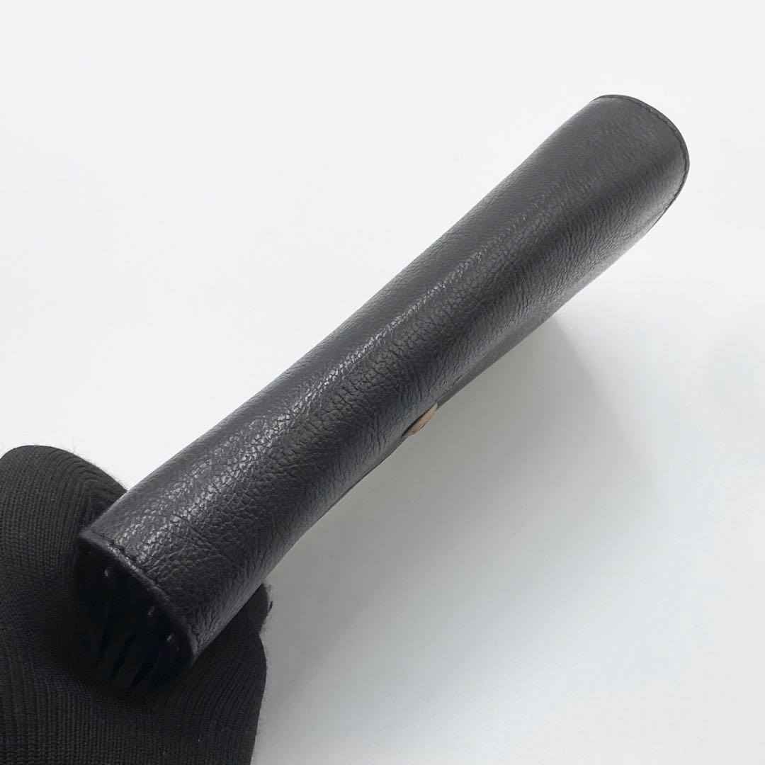 イルビゾンテ　長財布　フラップ　ロゴ刻印　レザー　ブラック　イタリア製