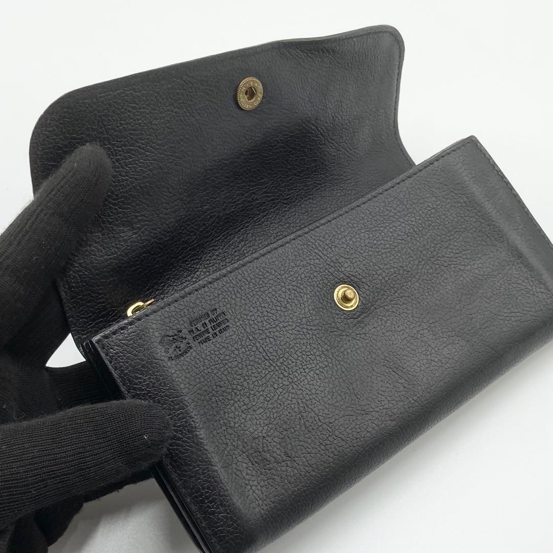 イルビゾンテ　長財布　フラップ　ロゴ刻印　レザー　ブラック　イタリア製