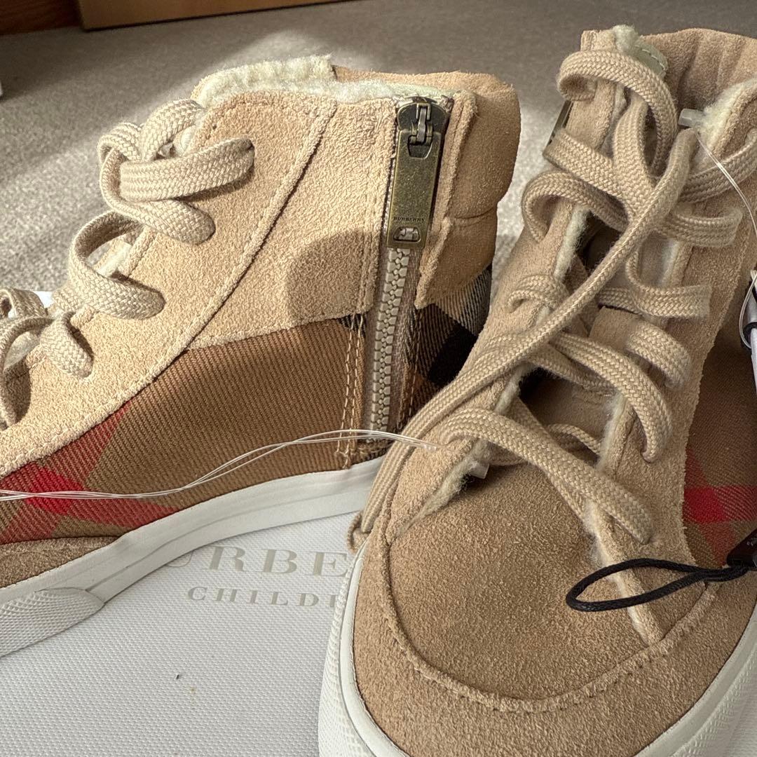 新品　バーバリー キッズ シューズ 19cm