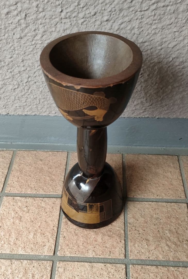 小鼓の胴 李朝錠前蒔絵 傷みあり