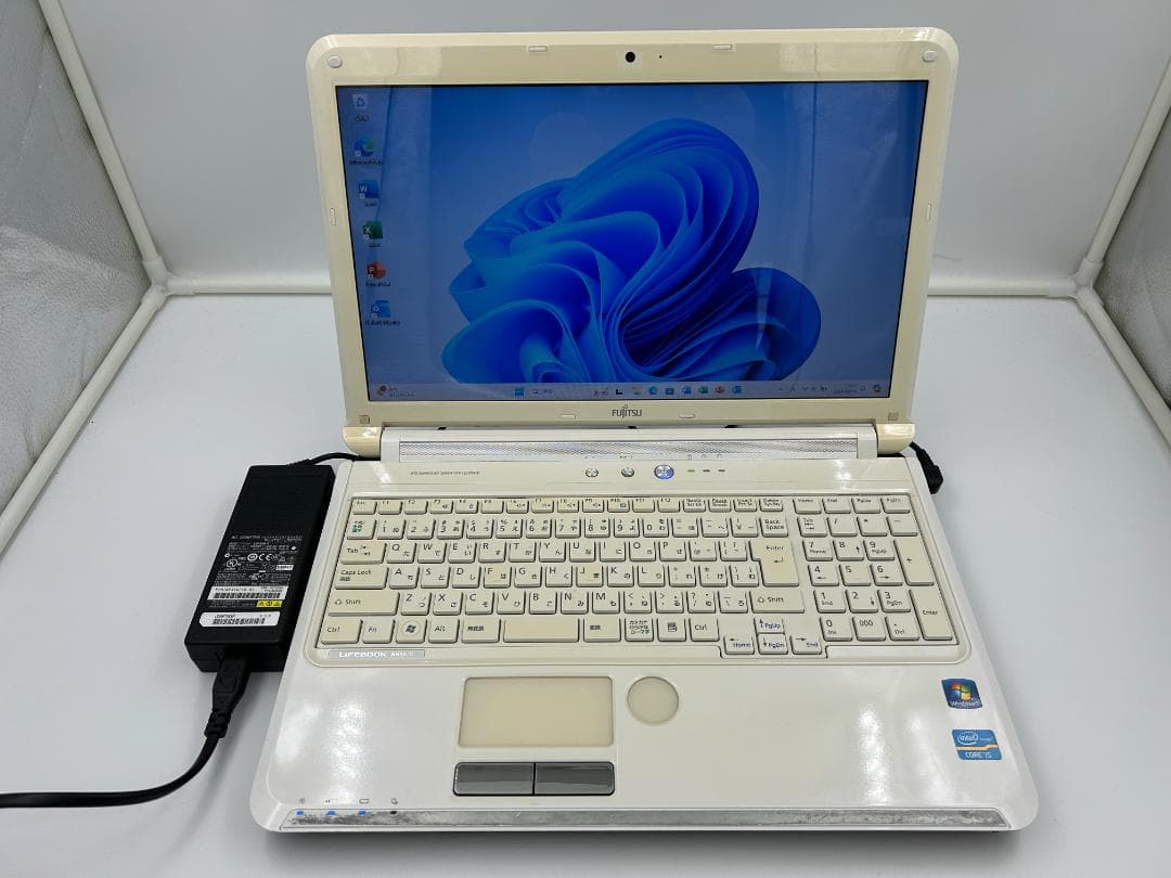 ノートパソコン windows11 オフィス付き core i5 AH56/DW