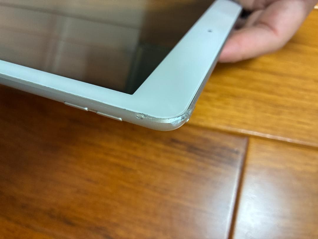 Apple iPad (第8世代) 32GB ホワイト 本体 箱・付属品付