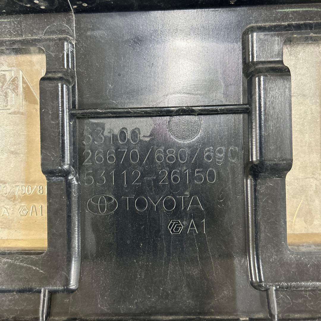 トヨタ　純正　200系　ハイエース　フロントグリル　メッキ