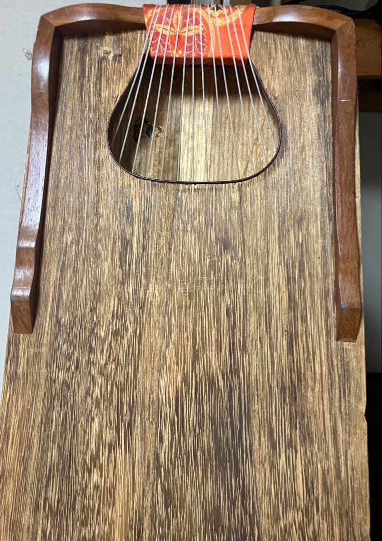 値引き 13弦 筝 並甲 すだれ彫り 甲に琴柱の倒れた跡少ない