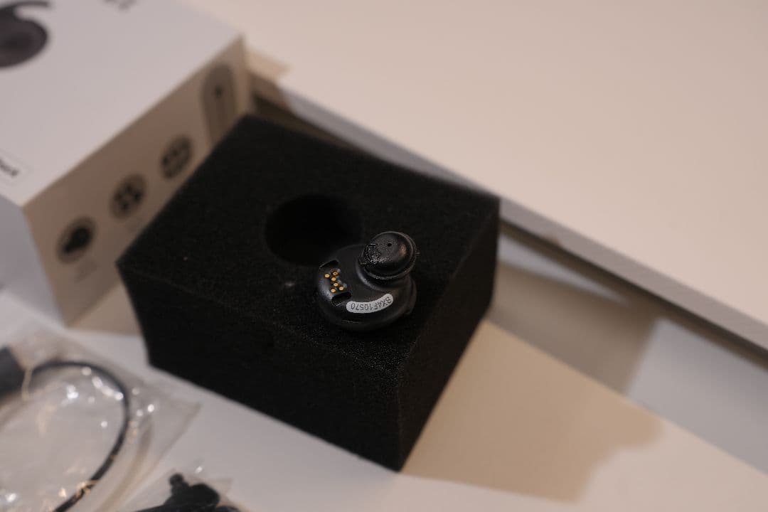 B8NX BOOST ワイヤレスイヤホン ブラック　他とのまとめ買い可能