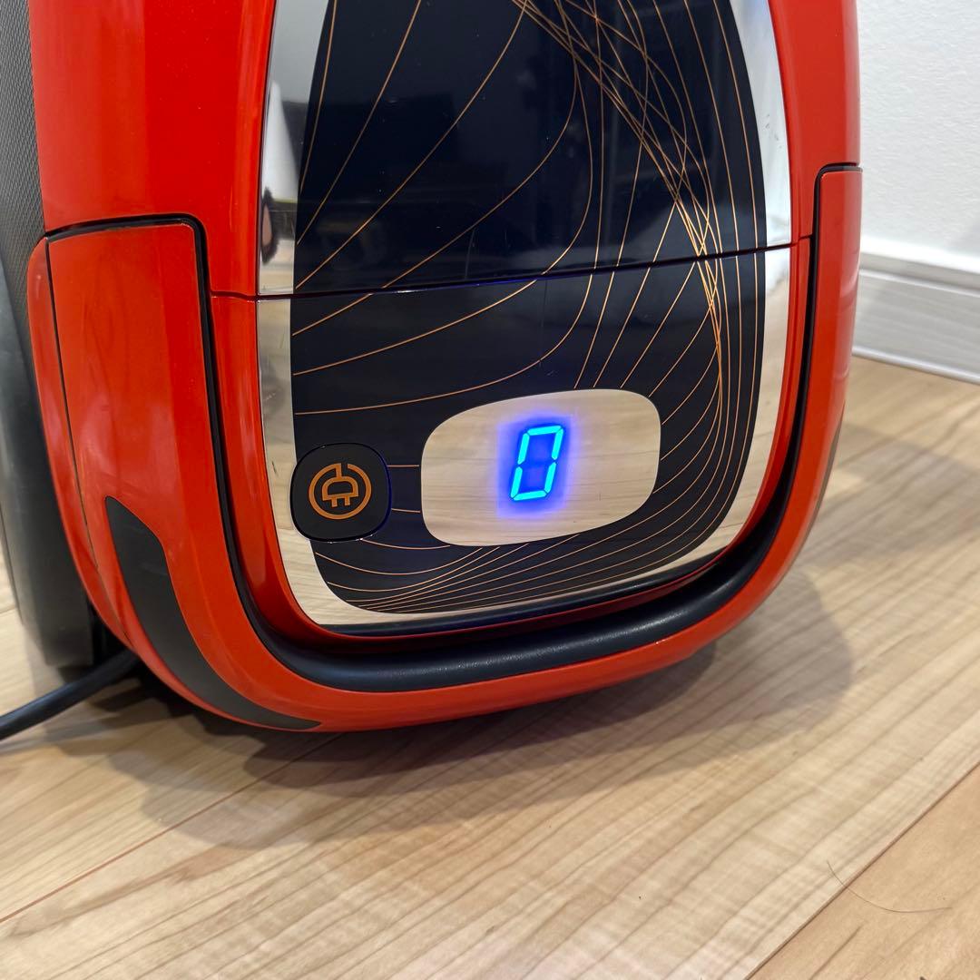 【良品】　Electrolux 掃除機　EET530SO キャニスター式　コード
