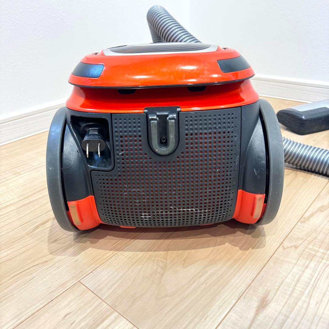 【良品】　Electrolux 掃除機　EET530SO キャニスター式　コード