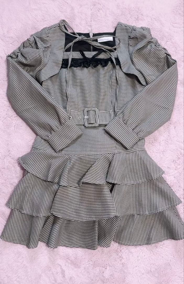 【♡】 ❤︎pium❤︎ ティアードフリル長袖ミニワンピース