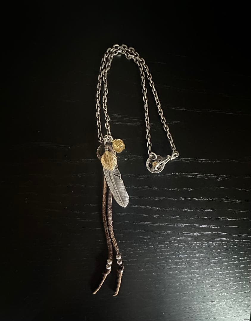 First Arrows ハートフェザー 先金フェザーネックレス