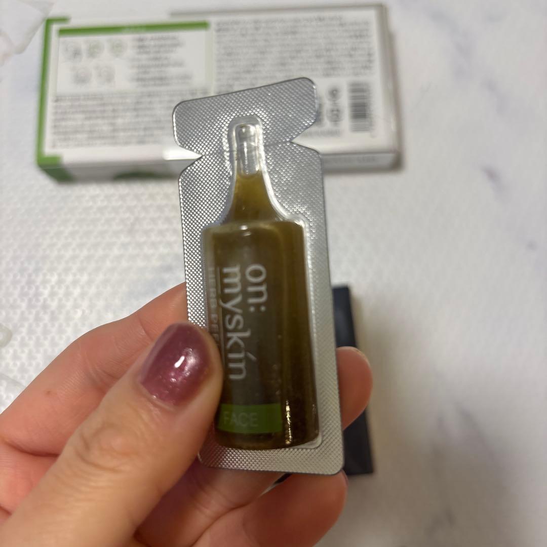 【新品　未開封】 クレドポーボーテ プードルコンパクトエサンシエル 5g 本体