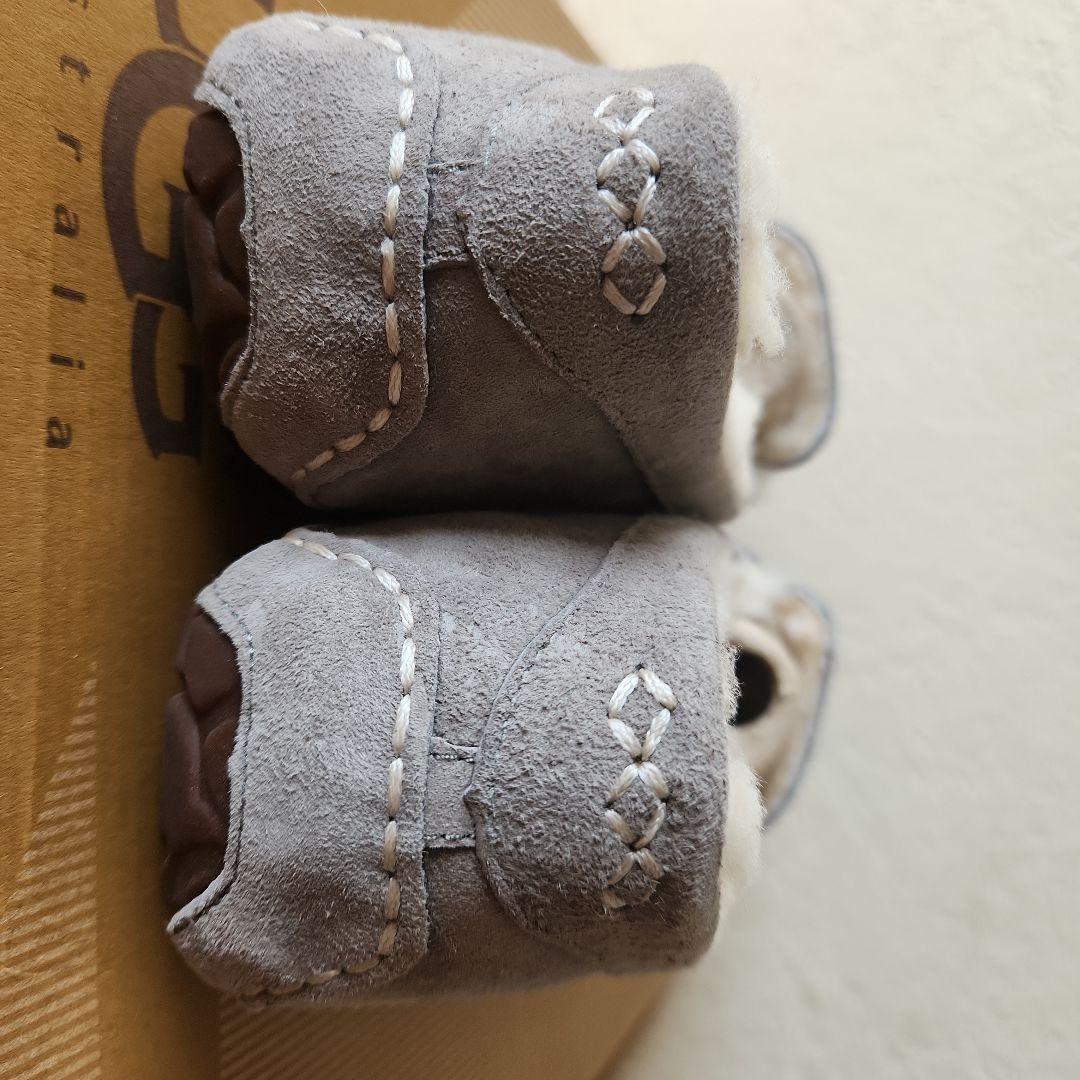 UGG　モカシン　ライトグレー