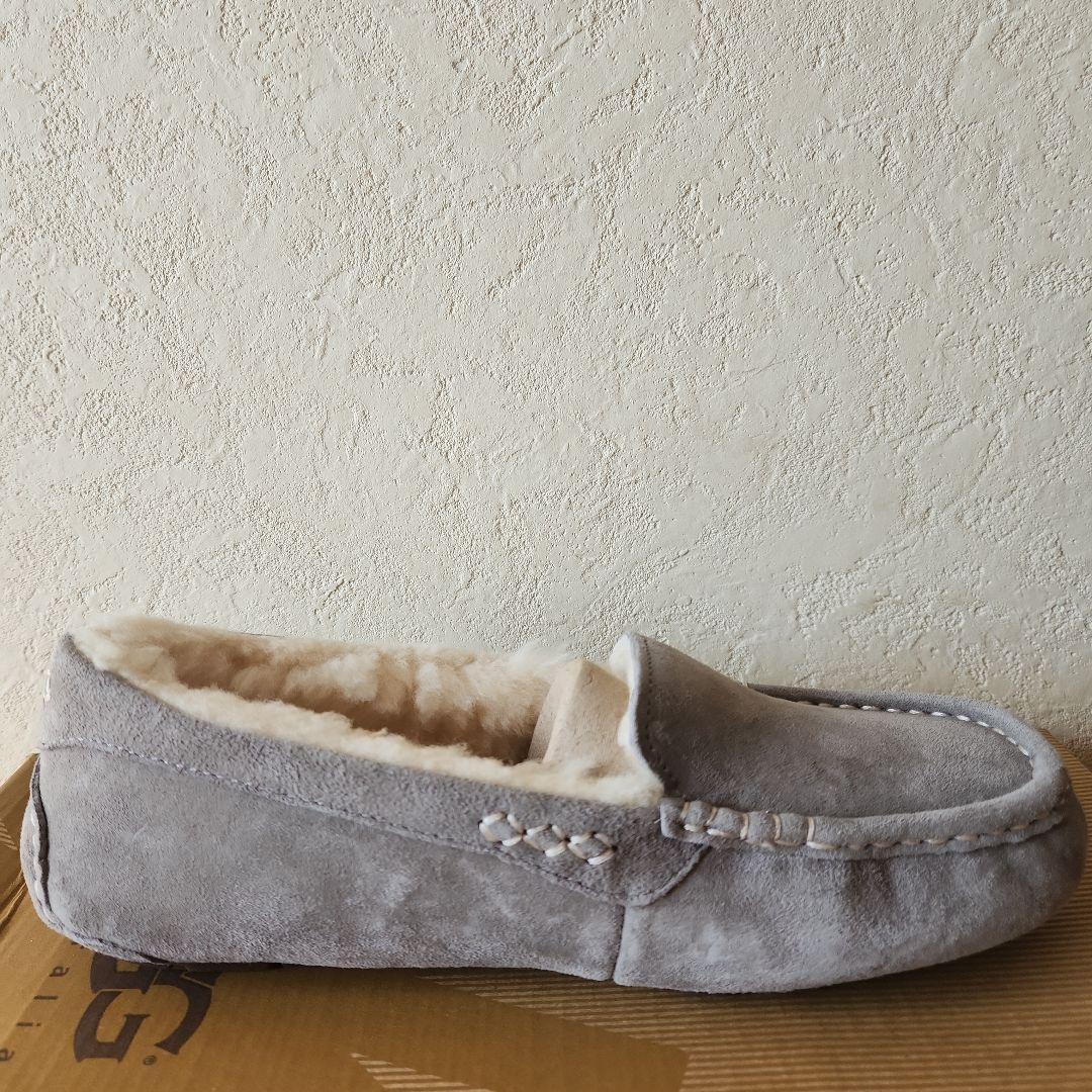 UGG　モカシン　ライトグレー