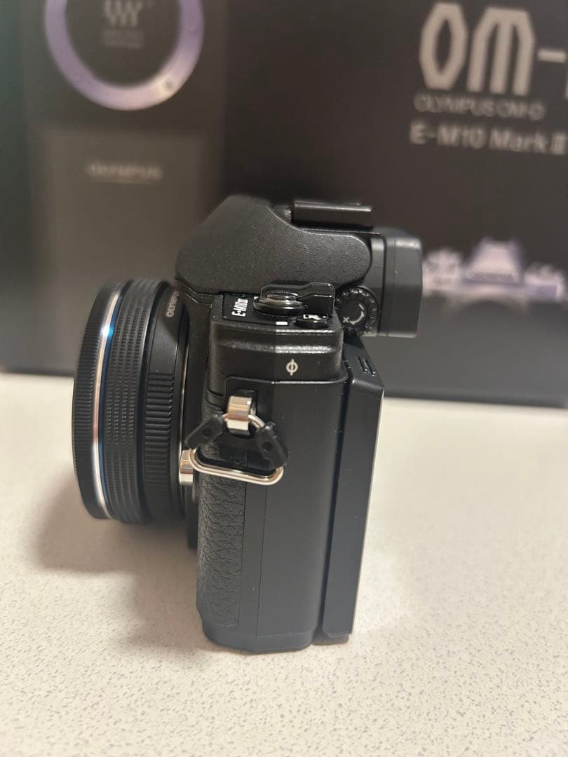 【極美品】OLYMPUSOM-DE-M10 Mark III ダブルズームキット