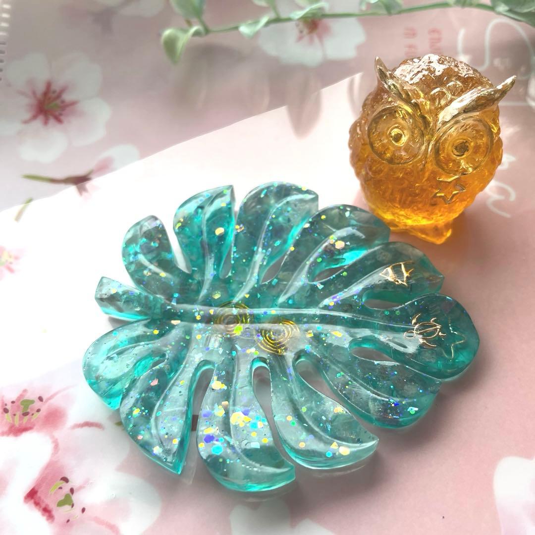 つねりん オルゴナイト　モンステラ型　4点