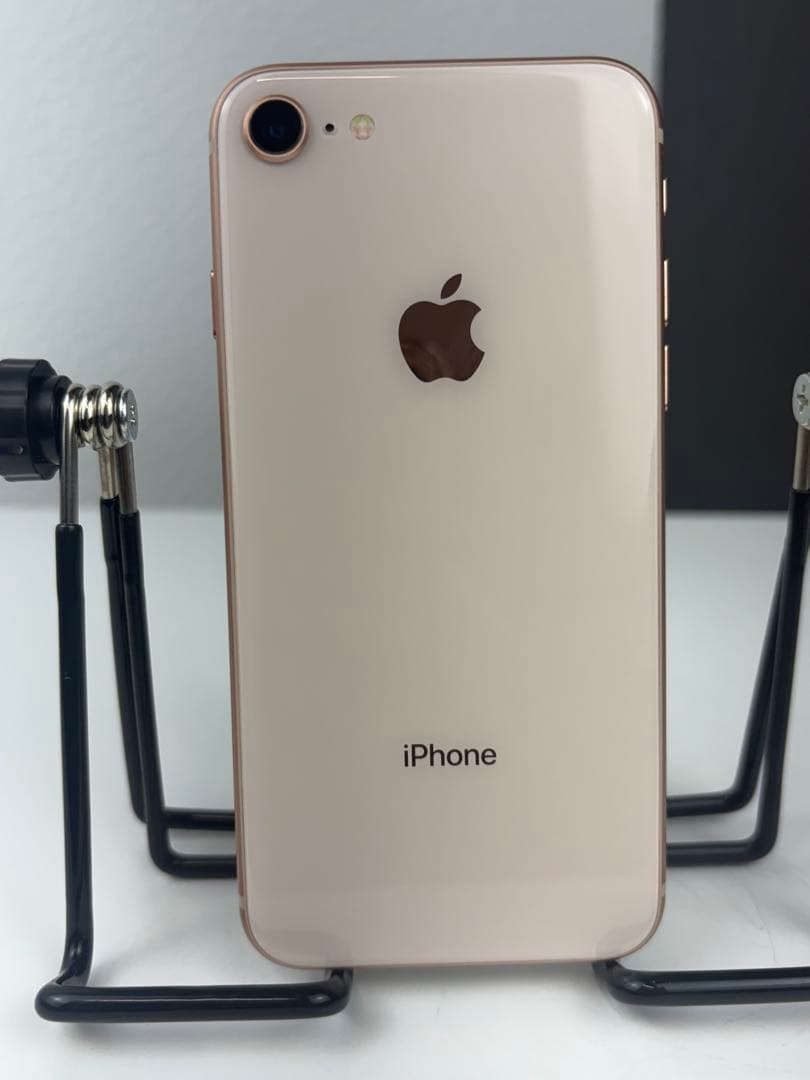 iPhone 8 Gold 64GB A1906 本体