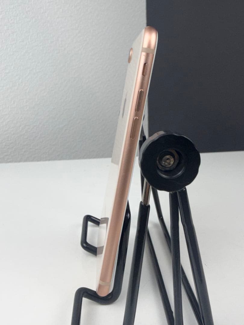 iPhone 8 Gold 64GB A1906 本体