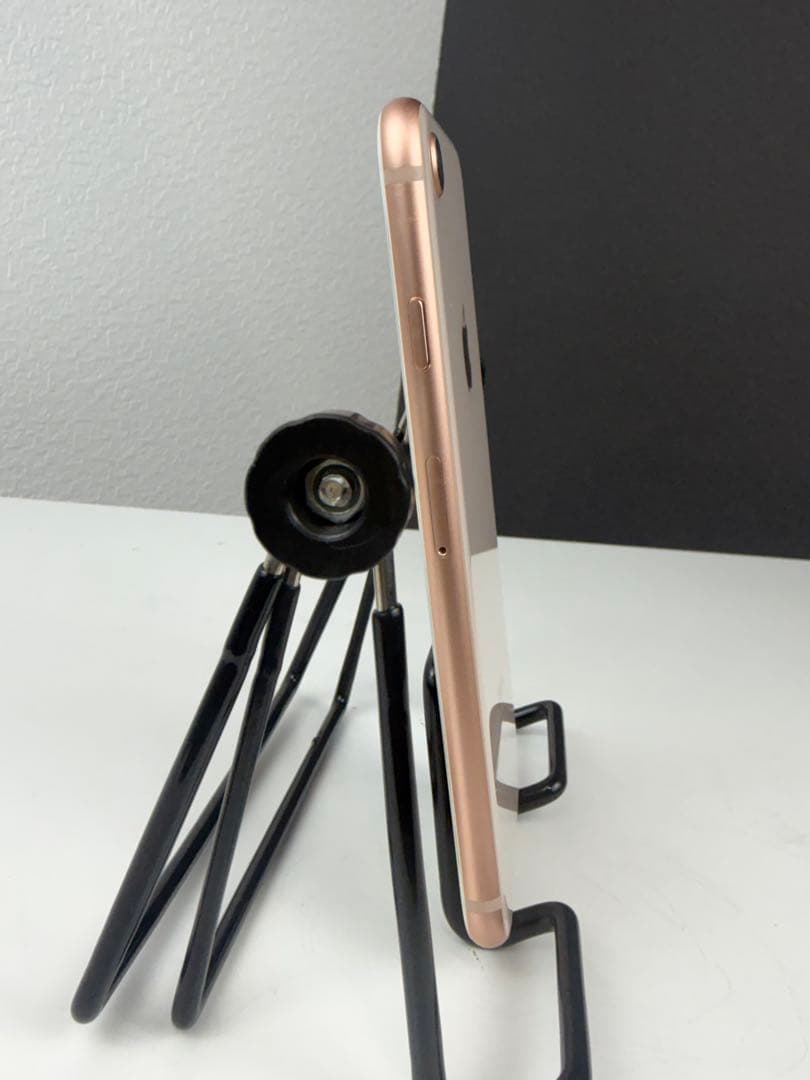 iPhone 8 Gold 64GB A1906 本体