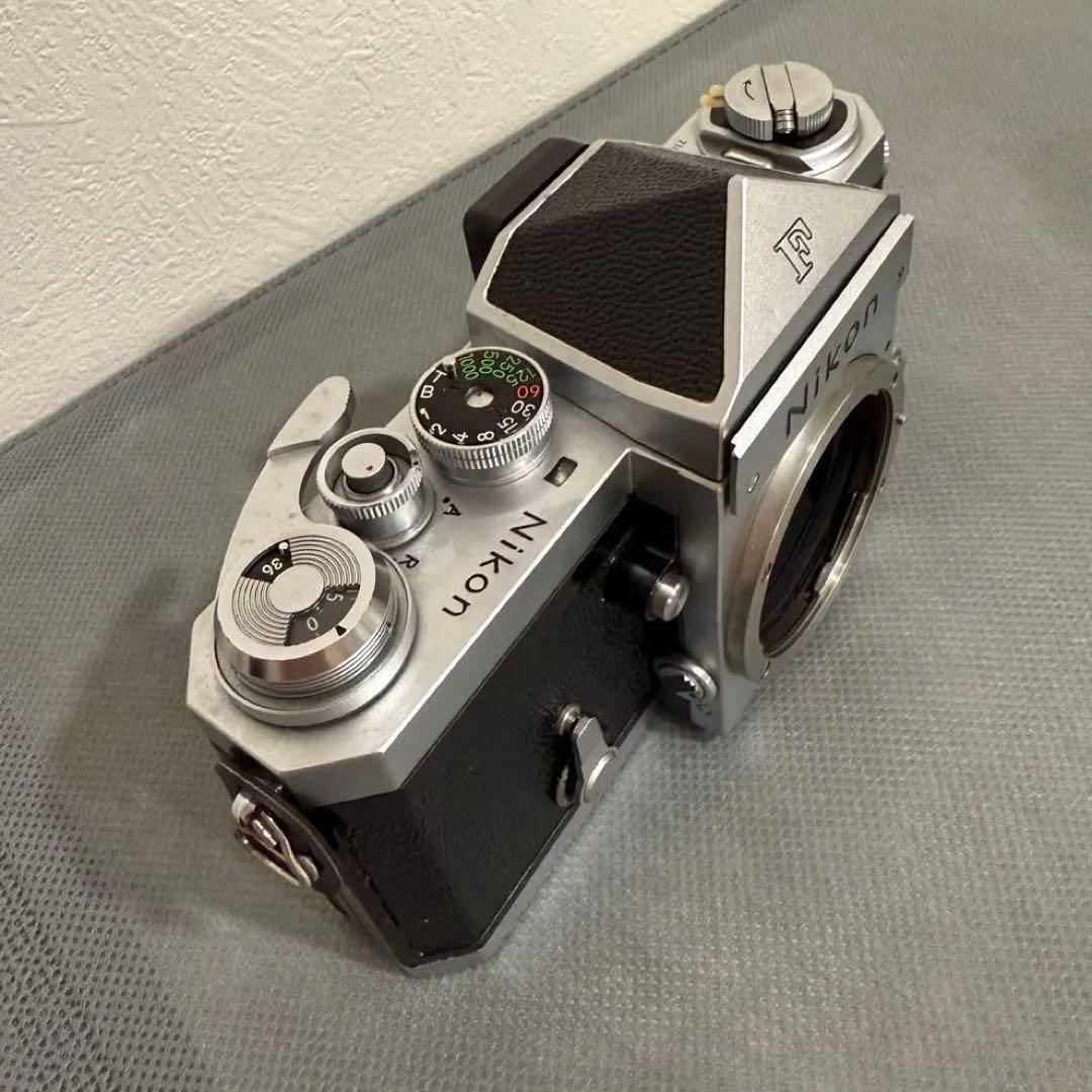 Nikon F 一眼レフカメラ　アイレベル　中期　シルバー