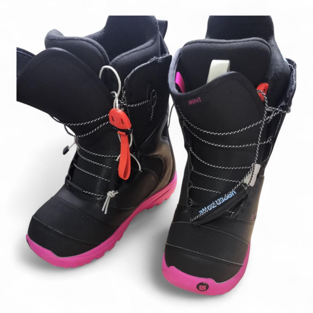 未使用 BURTON バートン スノーボードブーツ MINT ASIAN FIT