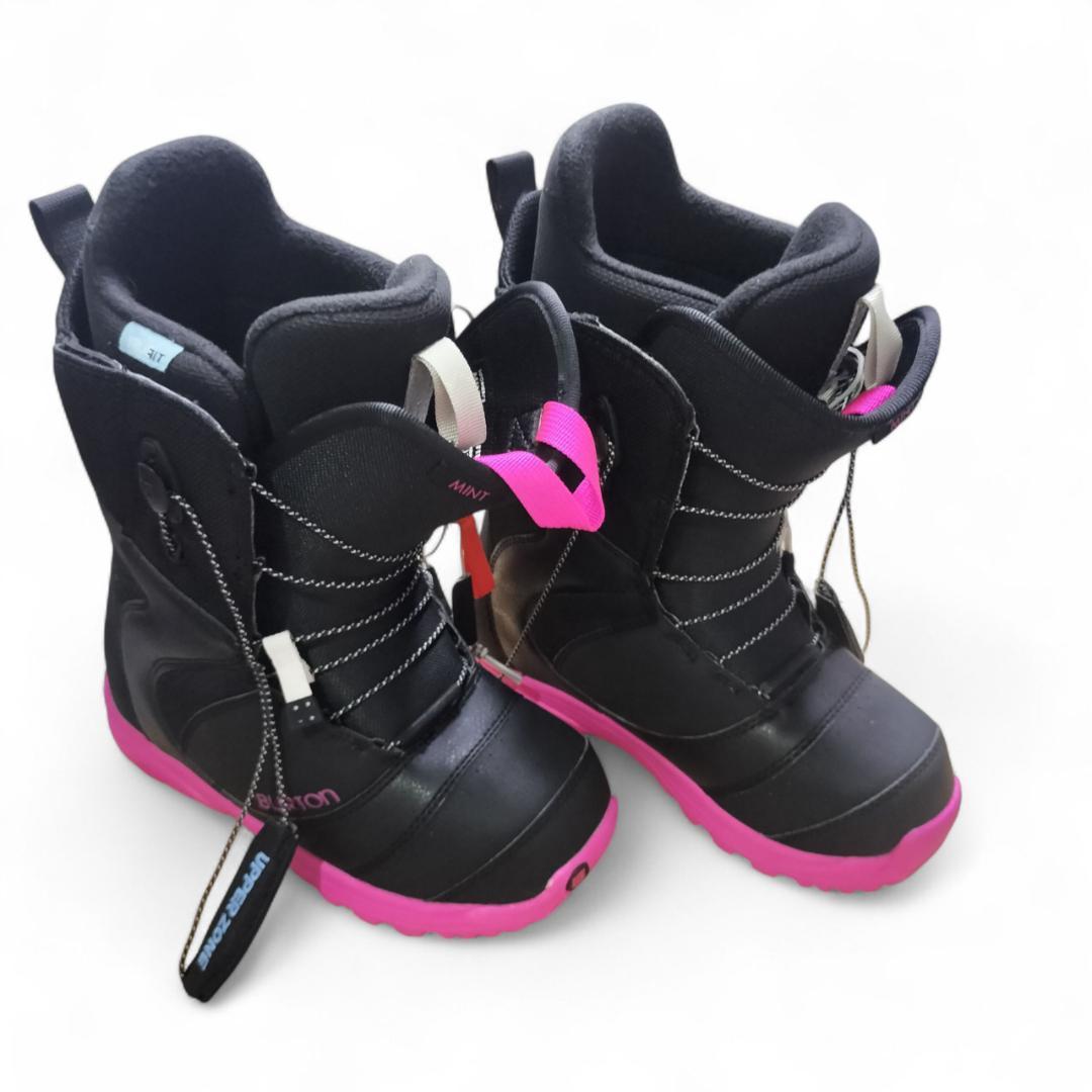 未使用 BURTON バートン スノーボードブーツ MINT ASIAN FIT
