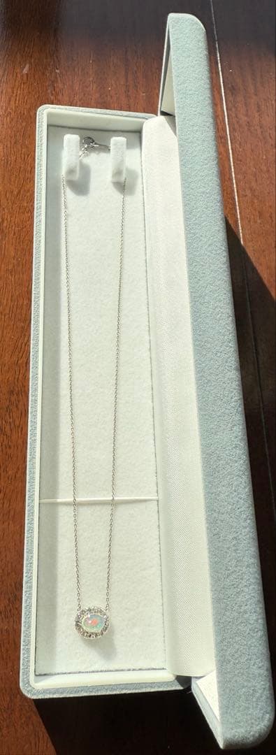 希少オパール遊色美ダイヤヘイローネックレスプラチナクラシック