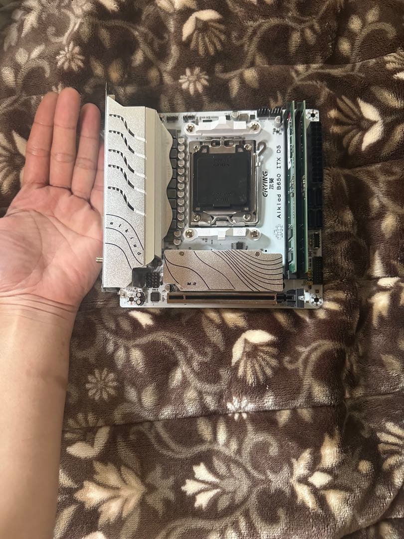 マザーボード Gryming Aklidd B650 ITX D5+ ryzen5 8400f