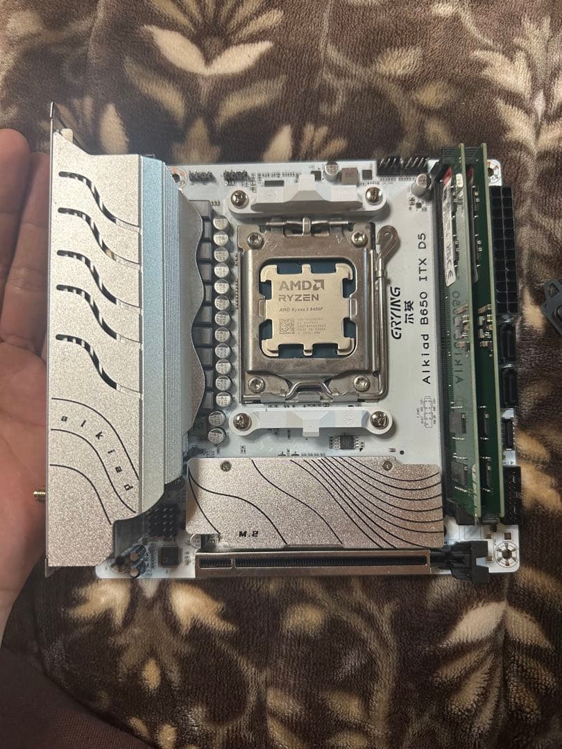 マザーボード Gryming Aklidd B650 ITX D5+ ryzen5 8400f