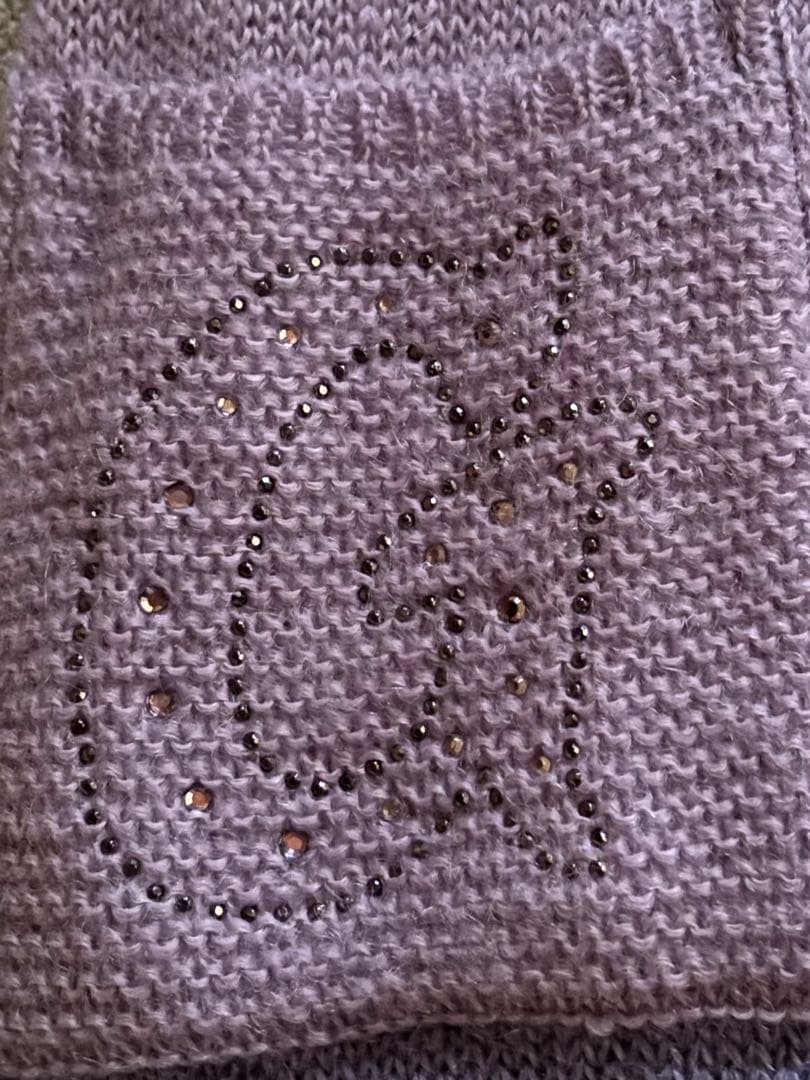 グレーとパープルのカーディガン