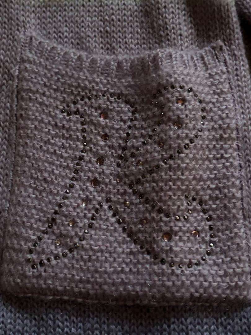 グレーとパープルのカーディガン