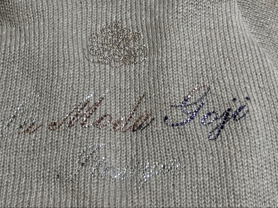 グレーとパープルのカーディガン