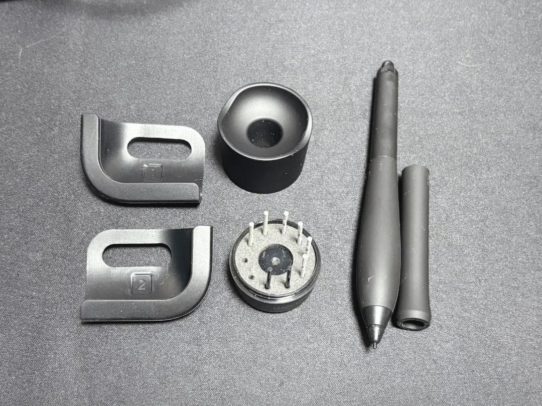 あや※ Wacom cintiq 16 液タブ 専用スタンド・ペン付き