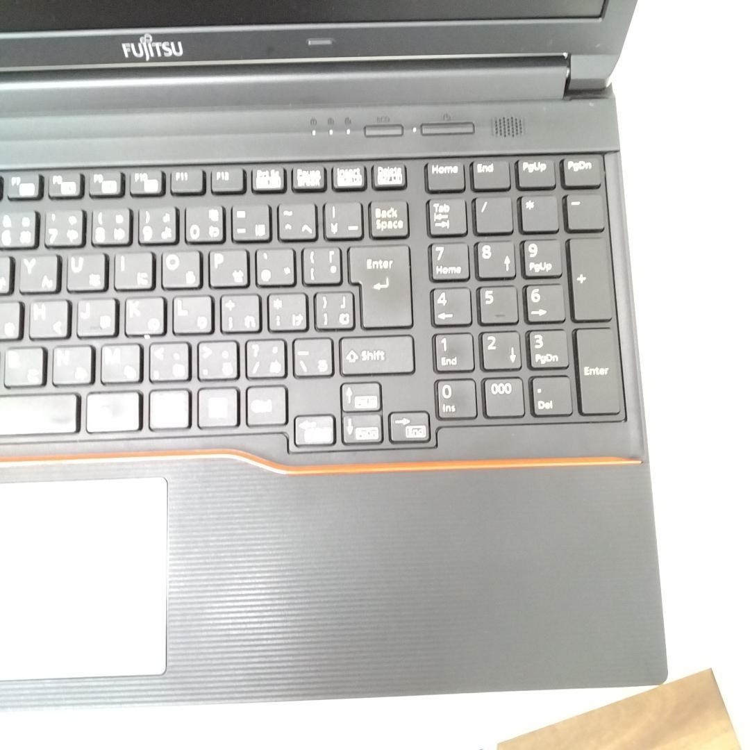 若《PAQTK》富士通　LIFEBOOK　A574/HX　　ノートPC