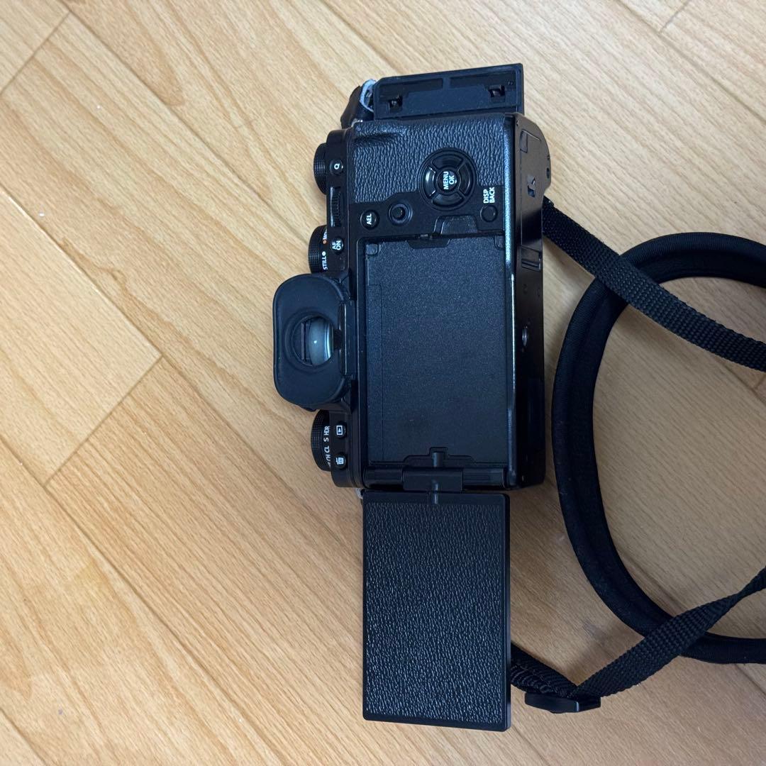 fujifilm x-t4 本体・ストラップあり 、レンズなし ブラック