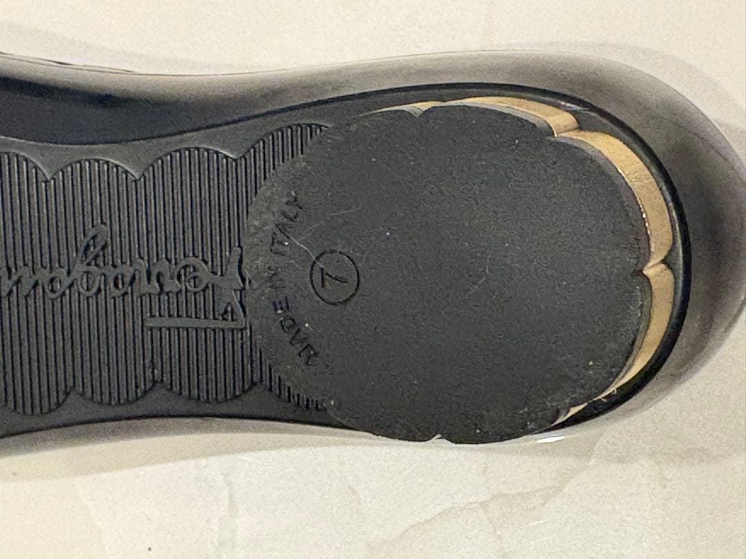 サルヴァトーレフェラガモ ラバーシューズ ヴァラ　フラット パンプス